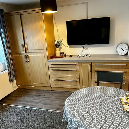 Cayton Apartment